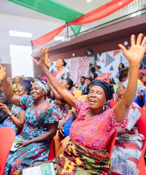 First Lady Remi Tinubu Spreads Joy, Gifts 250 Enugu Elderly Persons N50m