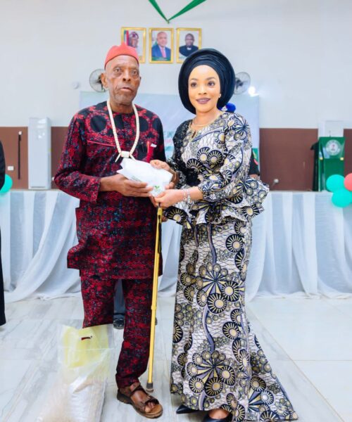 Another Photo As First Lady Remi Tinubu Spreads Joy To Enugu Elders